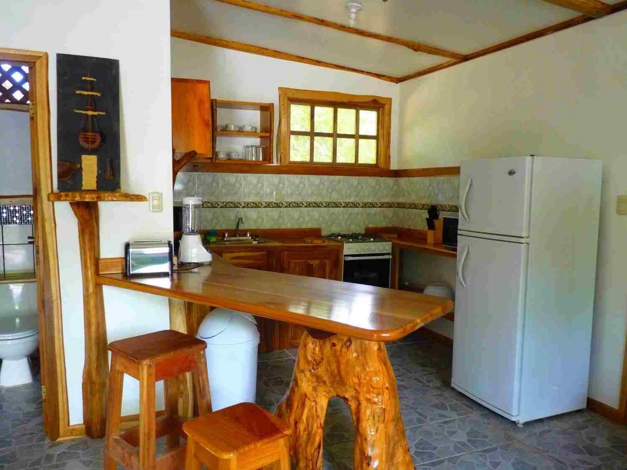 3 Bamboo Eco Lodge Cahuita Buitenkant foto