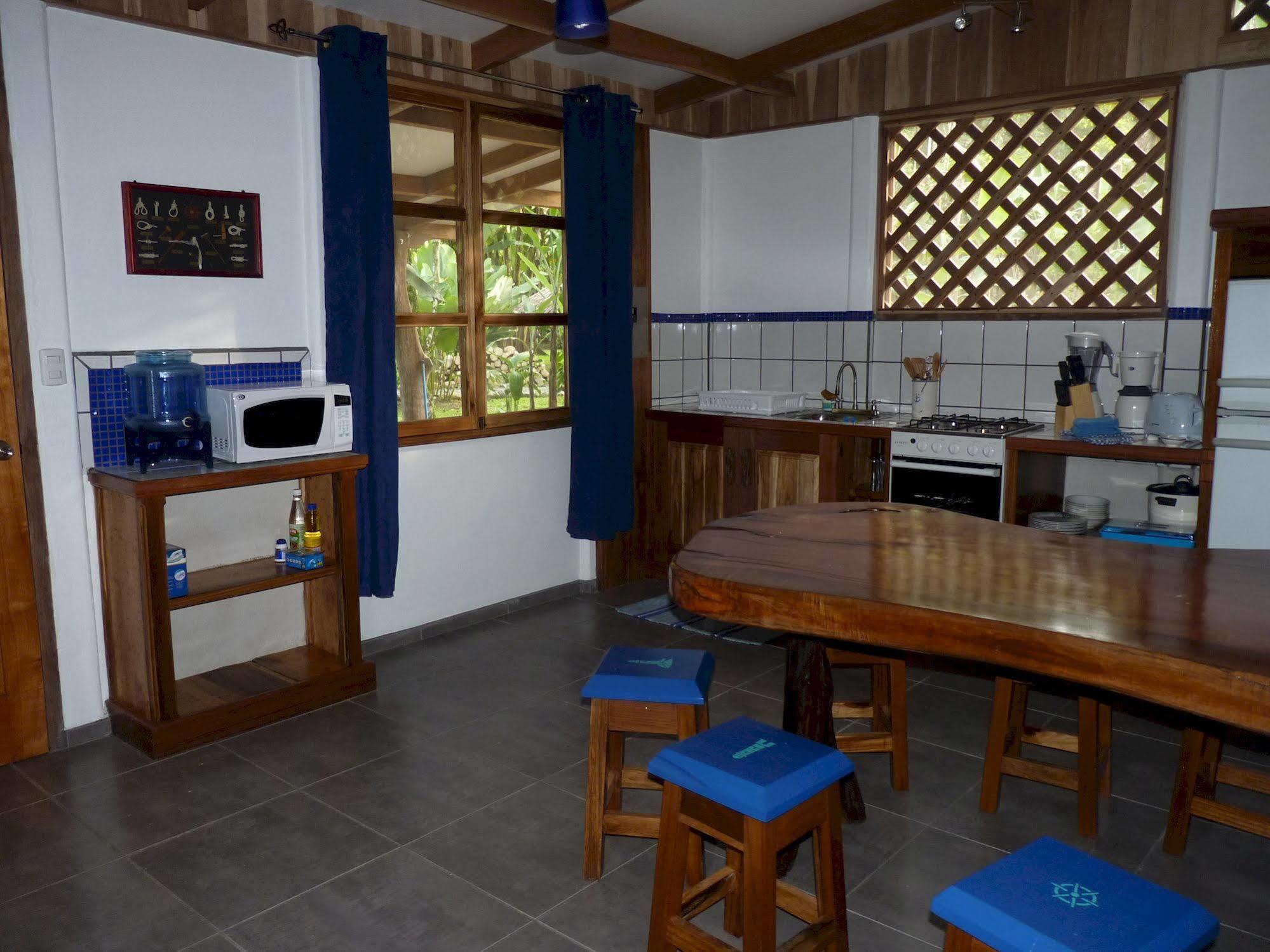 3 Bamboo Eco Lodge Cahuita Buitenkant foto